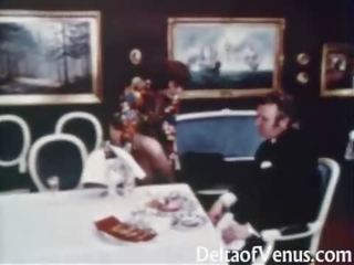 Wintaž xxx clip 1960s - saçly ýaşy ýeten brunet - table for three