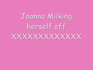 Joanna lypsy itse pois